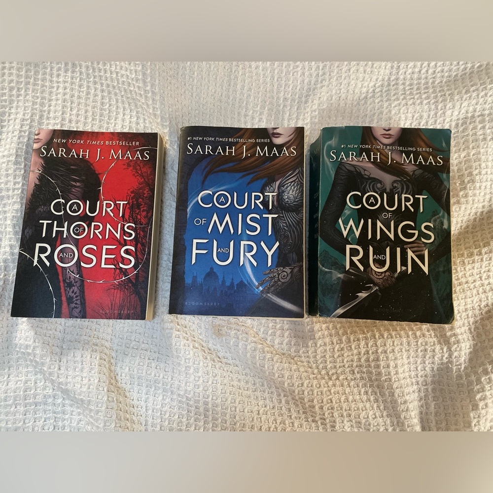 A Court of Thorns and Roses original covers by Sarah j maas